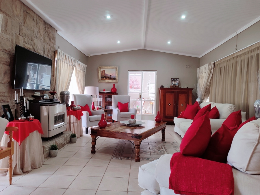 4 Bedroom Property for Sale in Wilkoppies North West